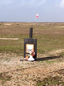 close mid-ground polish memorial